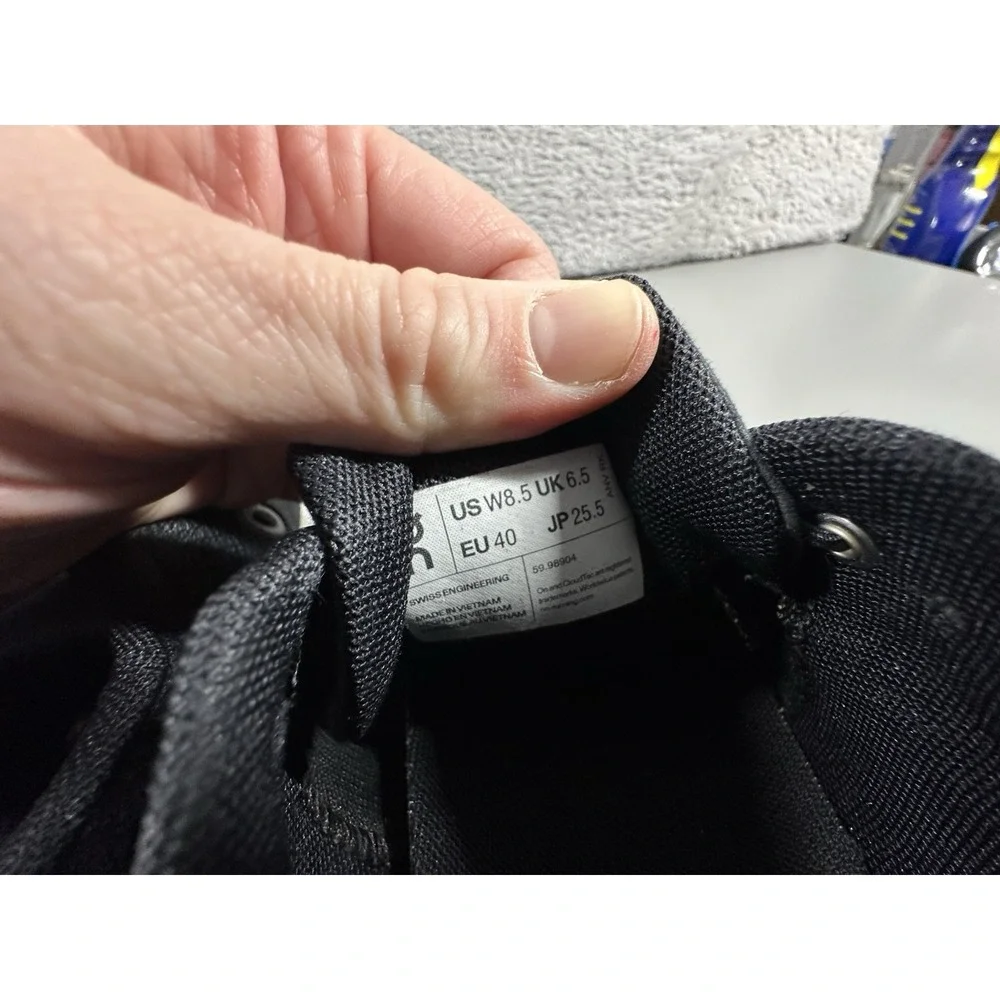 On Cloud 5 Shoes Womens 8.5 Black White Running‎ Athletic Tennis Sneaker - Picture 7 of 7